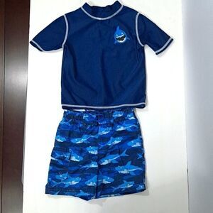 Oshkosh swim trunks and top NWOT